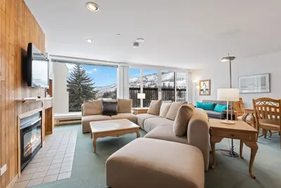 Image de Sunlit & Spacious Vail Residence