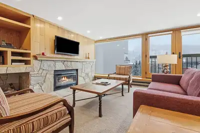Image de High-Floor 2br • Fireplace • Stunning Vail Mountain Views