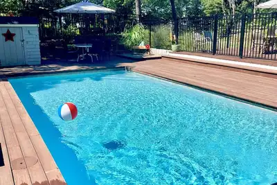 Image de New For Rent! New Seabury w\/ Heated Pool, Golf Course Views & Close to Beaches