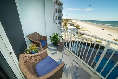 Image de Gorgeous Oceanfront Condo With A View!