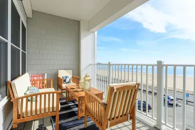 Image de Le bonheur estival dans notre condo 2br en bord de mer vous attend!