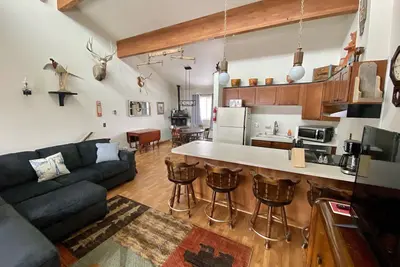 Image de Clean, Spacious, Rustic Condo in Steamboat! <br>*Same day booking may be possible*