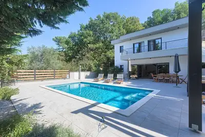 Image de Villa isolée dans une pinède en bord de mer pouvant accueillir jusqu'à 10 personnes