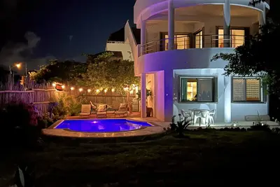 Image de Caribbean Sea views with views of Cancun from the rooftop!