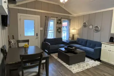 Image de R&R Getaway Comfort on the water! Visit out Pro Shop for Approved Fishing Gear!