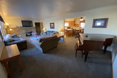 Image de Great Strip Location | Walk to Lake|Wine Country|A/C|Fireplace|Family Friendly
