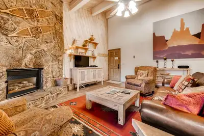 Image de Ski Getaway with pool, fitness room & sauna