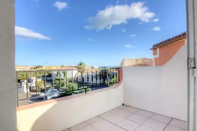 Image de Joli appartement pour 4 personnes avec piscine, Wifi, Tv, terrasse, animaux admis et parking