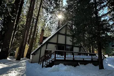 Image de Secluded Cabin at Shaver Lake – Quiet, Private & Pet-Friendly