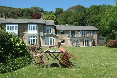 Image de Woodcliffe Sea View Apartment Set In Peaceful Secluded Gardens