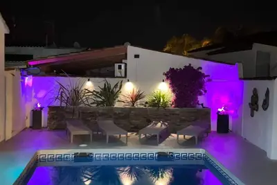Image de Villa moderne 6 personnes piscine privée et jacuzzi