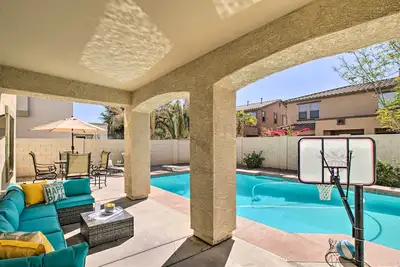 Image de Game Room & Pool: Spacious Queen Creek Home!