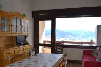 Image de Studio cabine mezzanine avec box voiture et parking, ascenseur panoramique