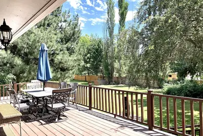 Image de Beautiful 1 acre 5 bd in Eagle- hot tub & pingpong
