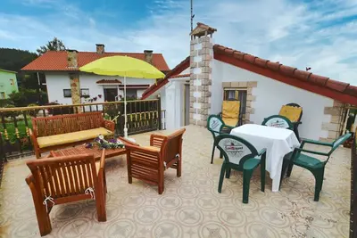 Image de Apartamento con jardĂn en entorno rural - Castillo 7000
