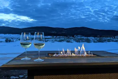 Image de Mountain Views. Hot Tub. Fireplace. Minutes from the slopes