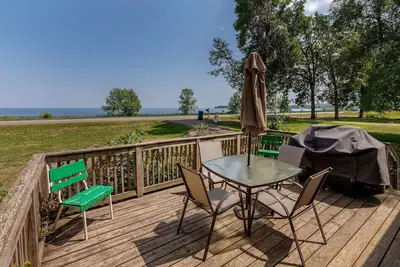 Image de Game Room, Dock, Water Toys, Firepit, Minutes From Casino & More!