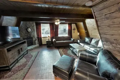 Image de Cj A-Frame 6 - In Town - Ski In/Ski Out - Pet Friendly - Near Fishing Ponds - Wa
