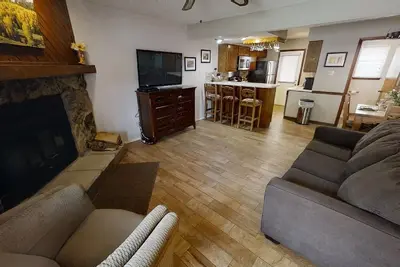 Image de Grandview 4 - In Town - Beautifully Furnished - Free WiFi - Cable - Washer/Dryer