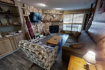 Image de Rose Rock Mountain View - New Property! - In Town - Pet Friendly - Wood Fireplac