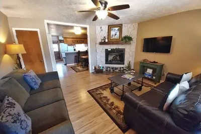 Image de Valley Condo 125 - Creekside - Wi-Fi - Hot Tub - Fireplace - Washer/Dryer - Gril