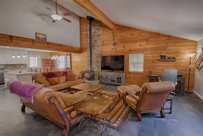 Image de Mountain Living at its Finest!