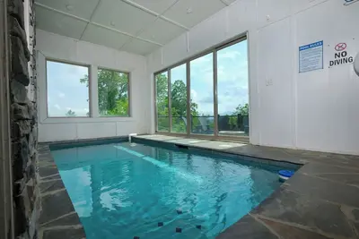 Image de Private Pool, Firepit, Modern Interior, Hot Tub, Mountain View - Whitney's Way -