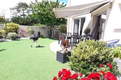 Image de Villa 12 pers : 6 chb, 3 sdb, 3wc\/ Ă 200m de la plage de la Sauzaie