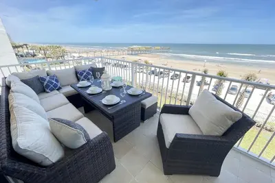 Image de Aruba Unit 802 Brand new in 2021 - 4 Br Direct Oceanfront Condo - Large Balcony