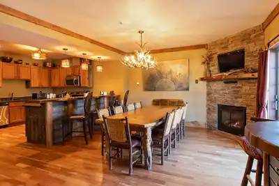 Image de Ski on\/Ski off, Convenient, Spacious & Extra Clean, Perfect for Large Families