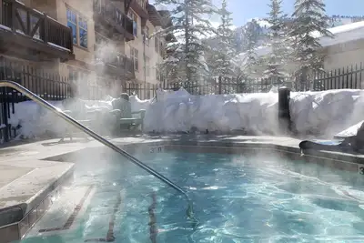 Image de Ski-in / Ski-out best Solitude Resort Village Location