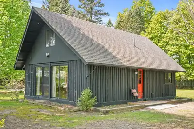 Image de Cozy Log Cabin on 1 Acre\/Summer Weeknight Sale On Now! !