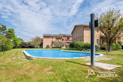 Image de Darina - near to lake and center of Lazise