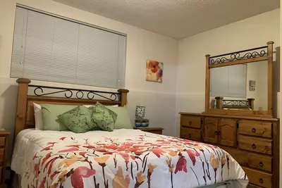 Image de Relaxing Red Deer Suite - Private & Comfortable