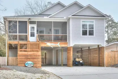 Image de Beautiful-4br/3ba Home w/ Foosball, Air Hockey, Golf Cart Rental, Bicycles, Sleeps10