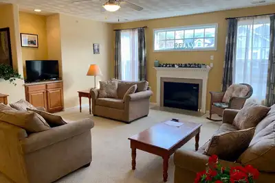 Bay Creek Getaway + Pool + Game Rm + Bikes + Beach