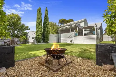 Image de Seaside Escape Cowes, Seagrove Wetlands, close to boat ramp and beach.