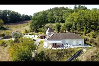 Image de Propriété 2 hectares 2 maisons 10/12 personnes au calme piscine