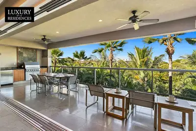 Image de Ultimate Luxury Chef's Kitchen Soaking Tub and Private Lanai in Stunning Villa!