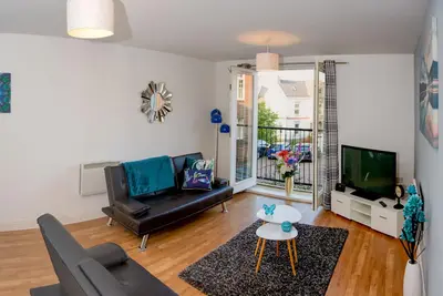 Image de d'exception-Spacious-Appartement-Douche-Balcon