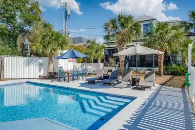 Image de Historic Oceanside Tybee Cottage with Private Pool by Tybee Cottages