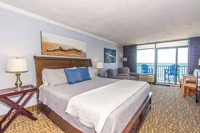 Image de Modern Oceanfront King Suite Sand Dunes 2834