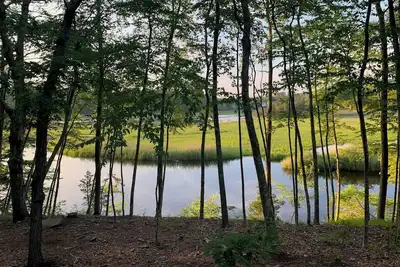 Image de Nature Lover's Modern Waterfront Retreat on the Mystic River