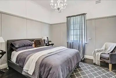 Image de Donnelly House | Airconditioned bedrooms and living.