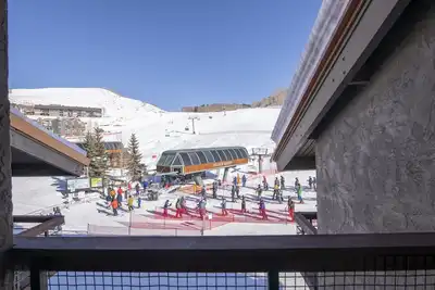 Image de You Can't Get Any Closer to the Lifts! Ski In/Out, New Rental, Hot Tub & Sauna