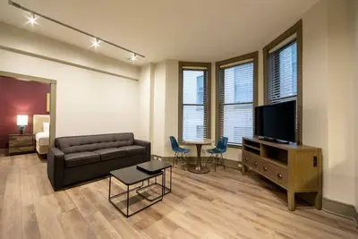 Image de Comfortable Villa for 4 in the Business District!