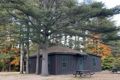 Image de Fairview Cabin, Pool, True Adirondack Cabin steps from Loon Lake