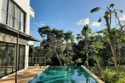 Image de Design unique et atypique, à 500 m de la plage et commerces de Tamarindo