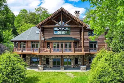 Image de Longbow Lodge on the Lake