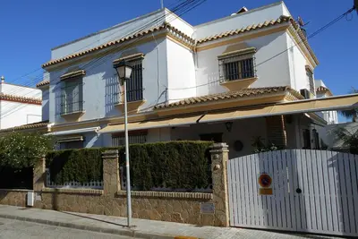 Image de Confortable appartement pour 4 personnes avec climatisation, Wifi, Tv, terrasse et parking
